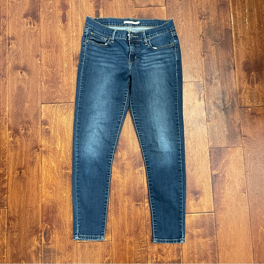 Levi’s Women’s 710 Super Skinny Jeans Size: 28 (6)